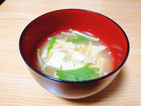 豆腐とえのきと水菜の味噌汁